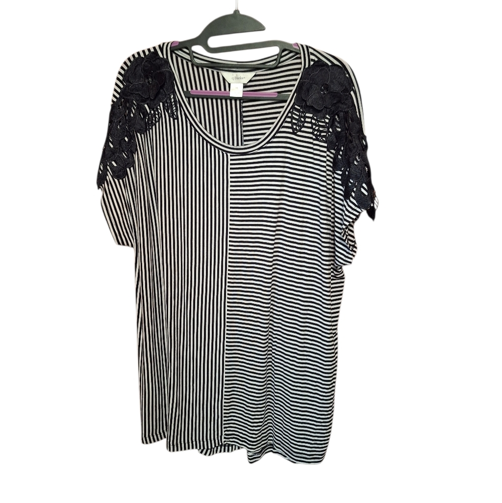 CJ Banks Striped Floral  Lace Accent Opposing STripes SS Top Ladies Plus Size 1X